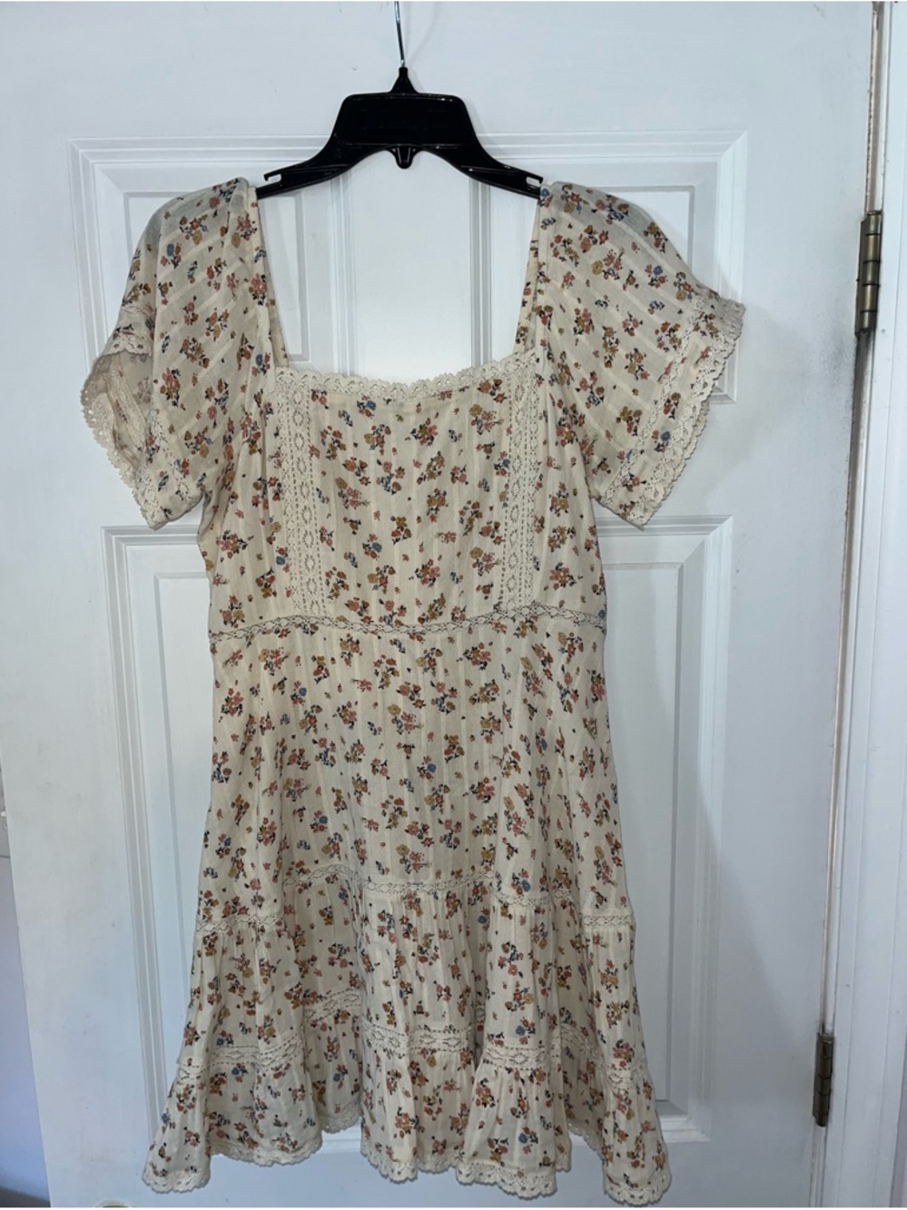 American Eagle Outfitters Cream Floral Mini Dress